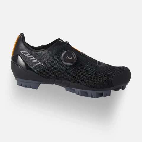 DMT Cycling Shoes online - CICLIMATTIO